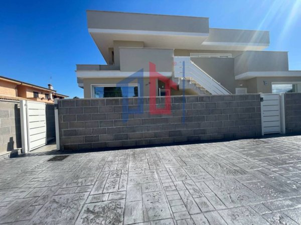 appartamento in vendita a Pomezia in zona Torvaianica