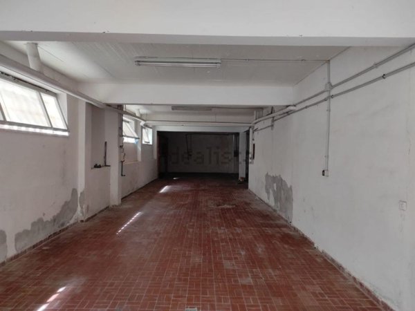 locale di sgombero in vendita a Pomezia in zona Torvaianica
