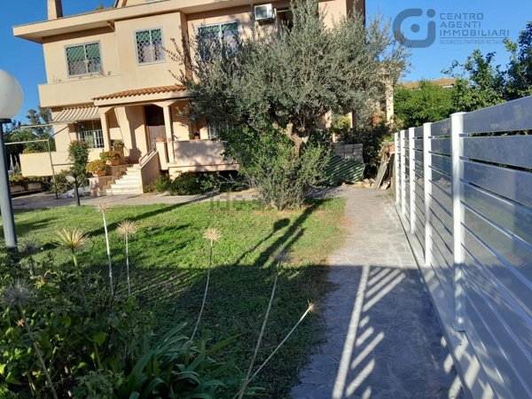 appartamento in vendita a Pomezia in zona Torvaianica