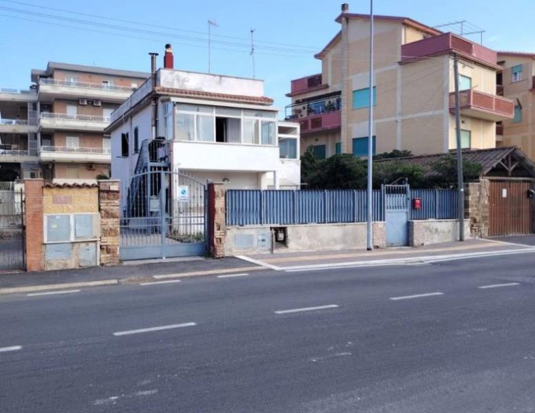 casa indipendente in vendita a Pomezia