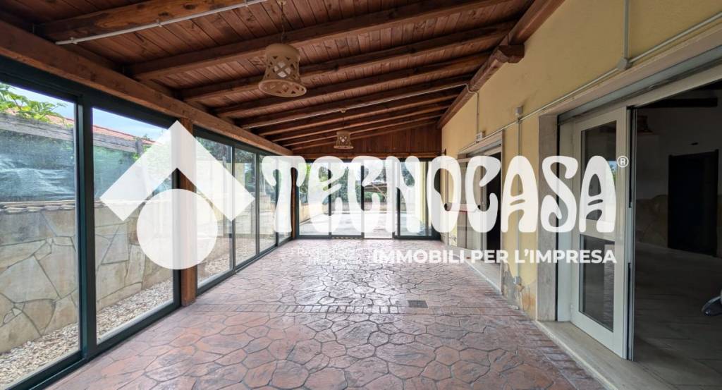 negozio in vendita a Pomezia