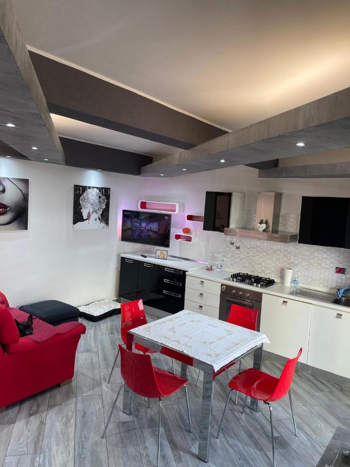 casa indipendente in vendita a Pomezia in zona Santa Palomba