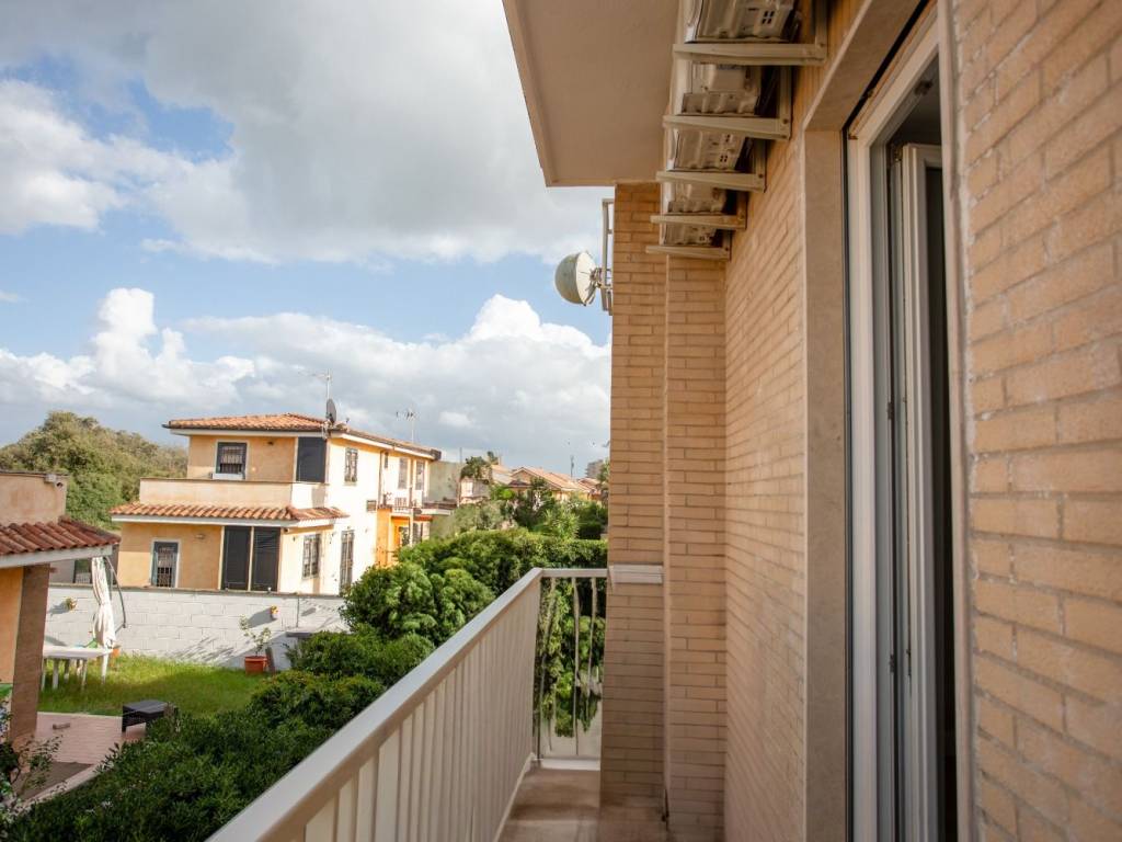 appartamento in vendita a Pomezia in zona Torvaianica