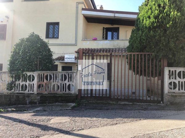 appartamento in vendita a Pomezia in zona Campo Jemini