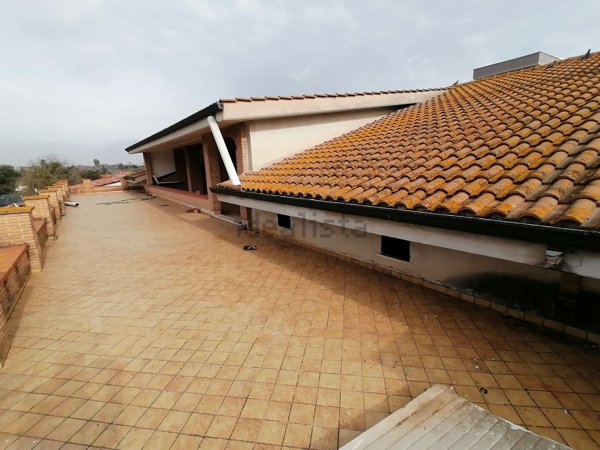 mansarda in vendita a Pomezia in zona Santa Procula