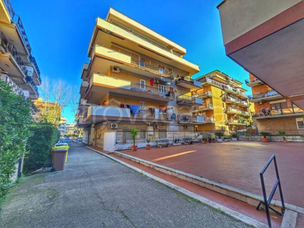 appartamento in vendita a Pomezia in zona Torvaianica