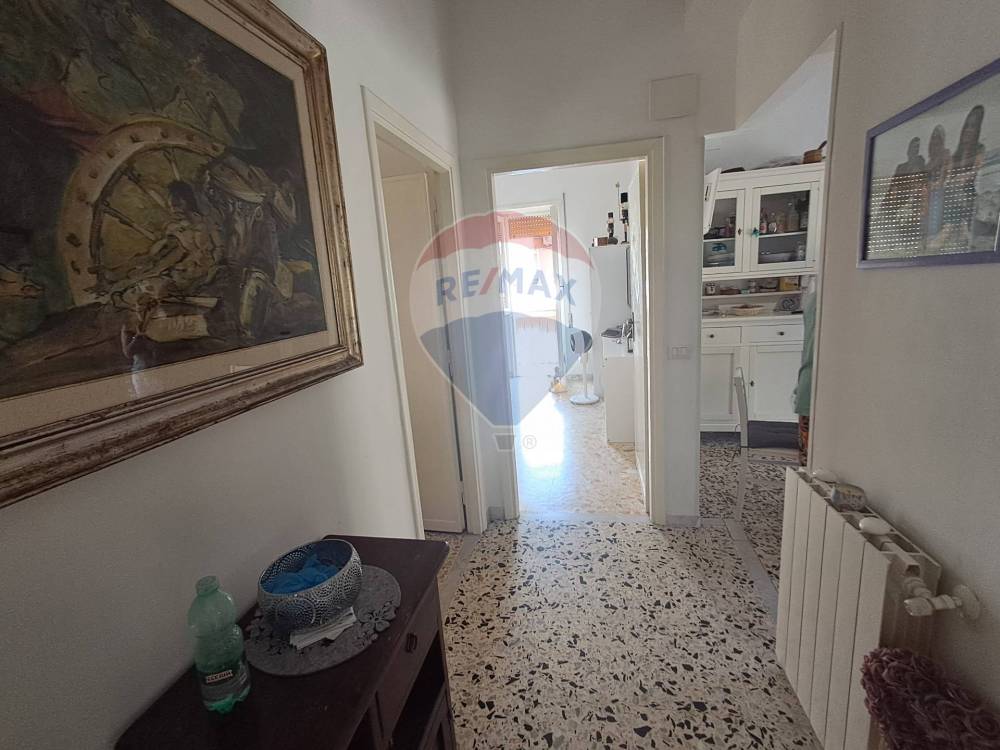 appartamento in vendita a Pomezia in zona Torvaianica