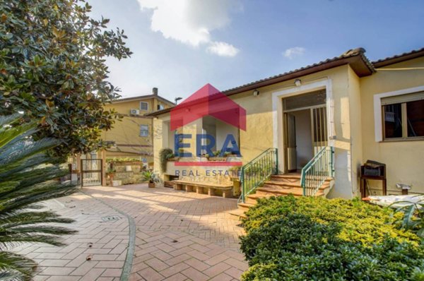 casa indipendente in vendita a Pomezia