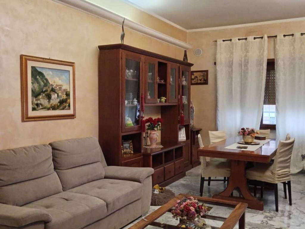 appartamento in vendita a Pomezia