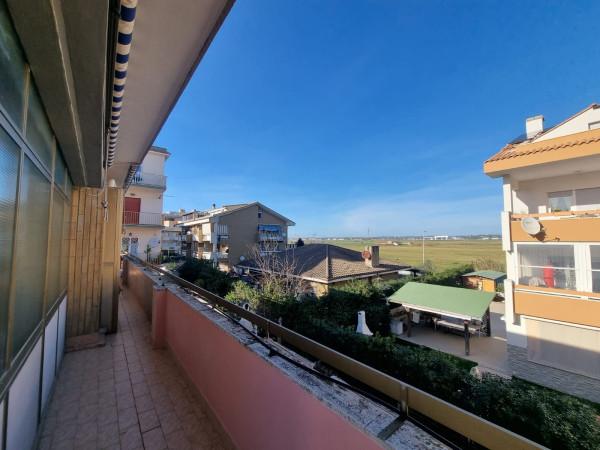 appartamento in vendita a Pomezia in zona Torvaianica