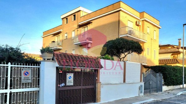 appartamento in vendita a Pomezia in zona Torvaianica