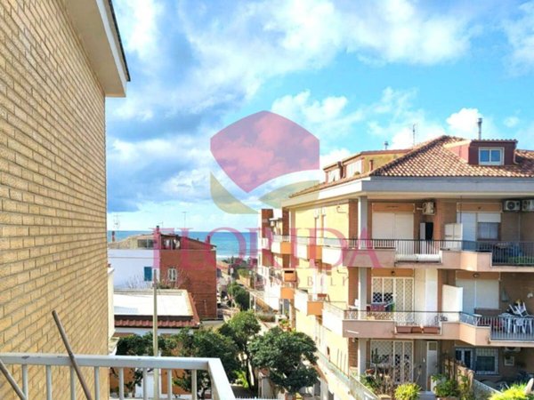 appartamento in vendita a Pomezia in zona Torvaianica