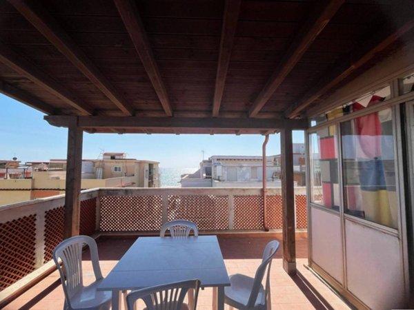 appartamento in vendita a Pomezia in zona Torvaianica