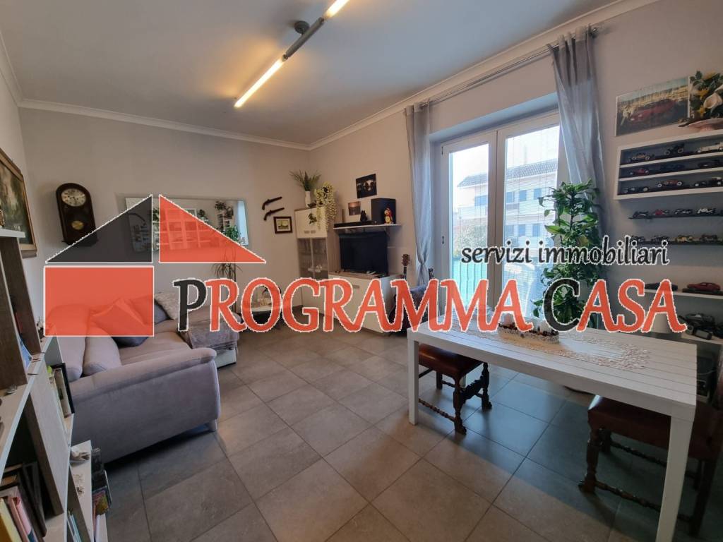 appartamento in vendita a Pomezia in zona Torvaianica