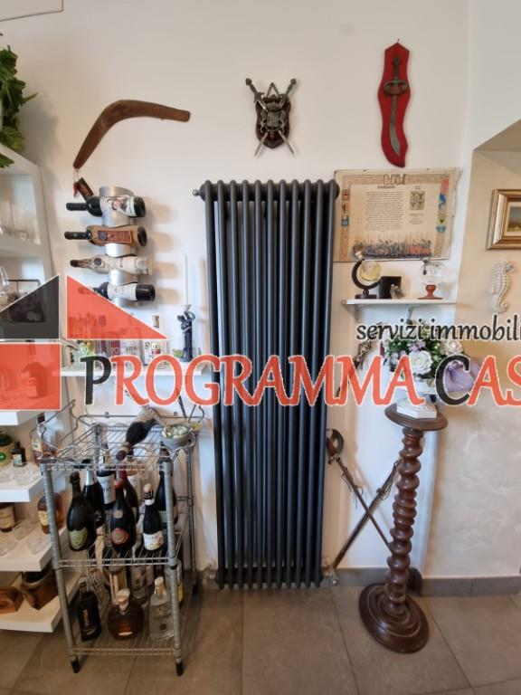 appartamento in vendita a Pomezia in zona Torvaianica Alta