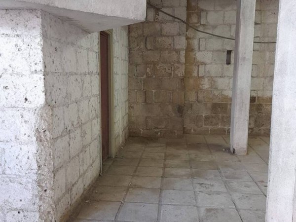 locale di sgombero in vendita a Pomezia in zona Torvaianica
