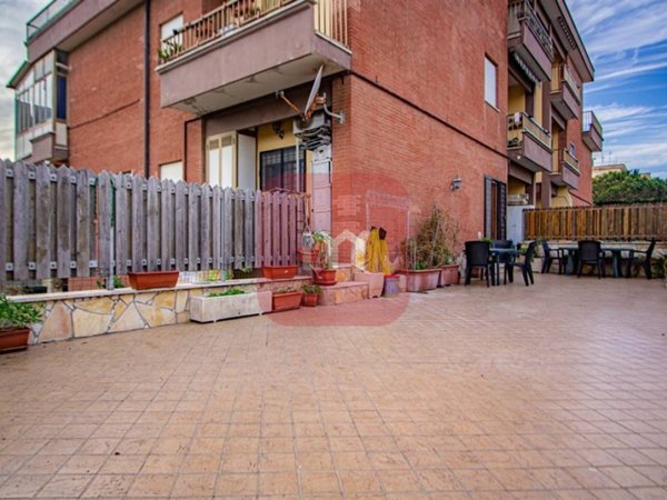 appartamento in vendita a Pomezia in zona Torvaianica