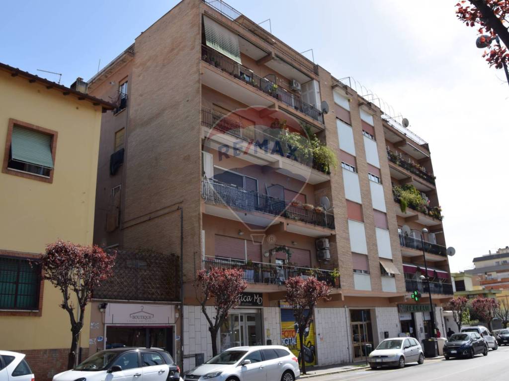 appartamento in vendita a Pomezia in zona Santa Palomba