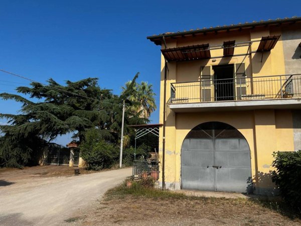 casa indipendente in vendita a Pomezia in zona Santa Procula