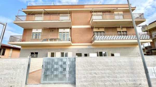 appartamento in vendita a Pomezia in zona Torvaianica