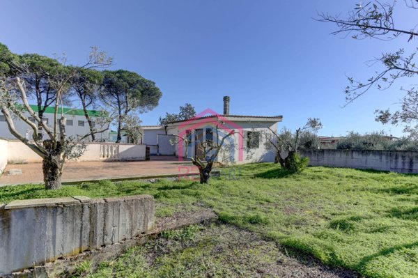 casa indipendente in vendita a Pomezia in zona Santa Procula