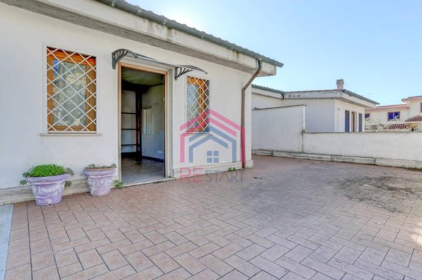 casa indipendente in vendita a Pomezia in zona Santa Procula