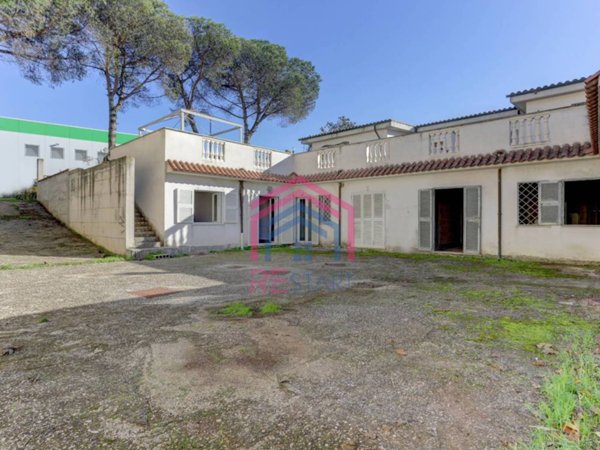 casa indipendente in vendita a Pomezia in zona Santa Palomba
