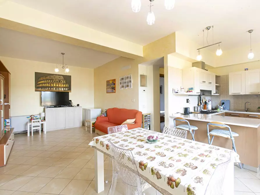 casa indipendente in vendita a Pomezia