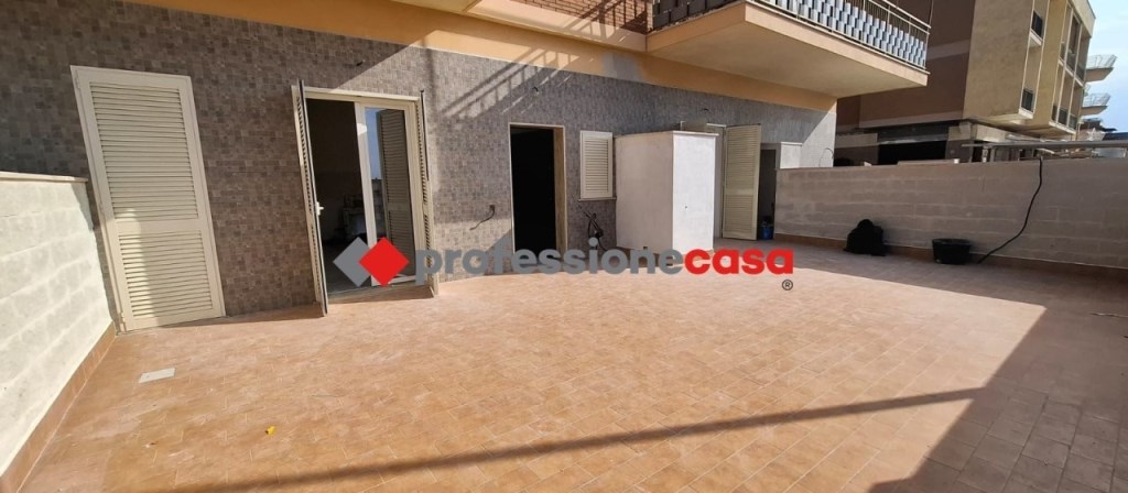 appartamento in vendita a Pomezia in zona Torvaianica