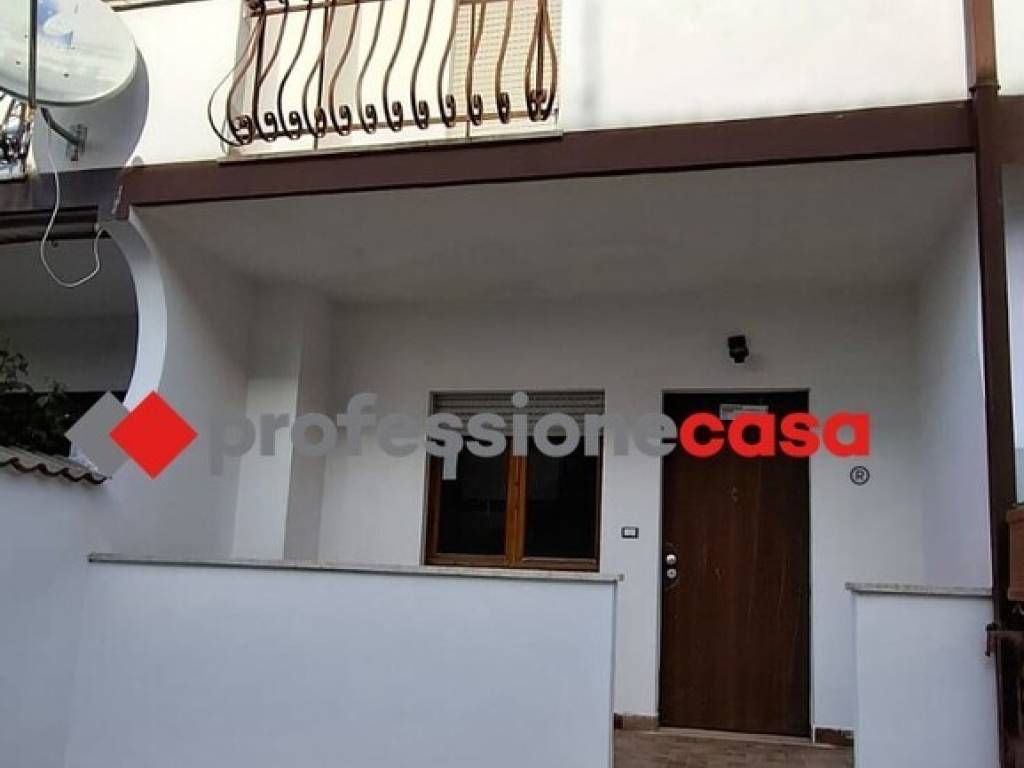 casa indipendente in vendita a Pomezia in zona Campo Selva
