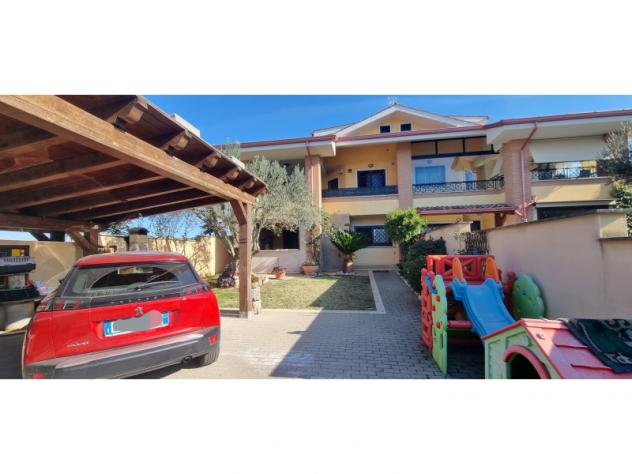 casa indipendente in vendita a Pomezia