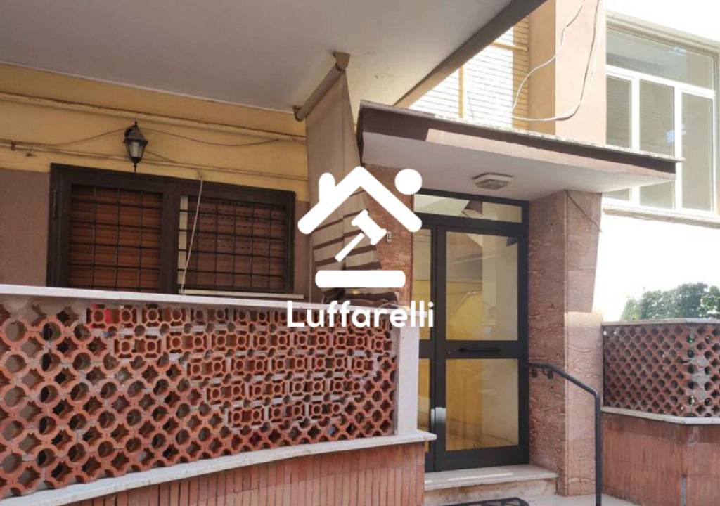 appartamento in vendita a Pomezia in zona Torvaianica