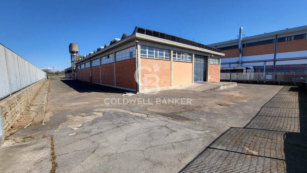 capannone in vendita a Pomezia