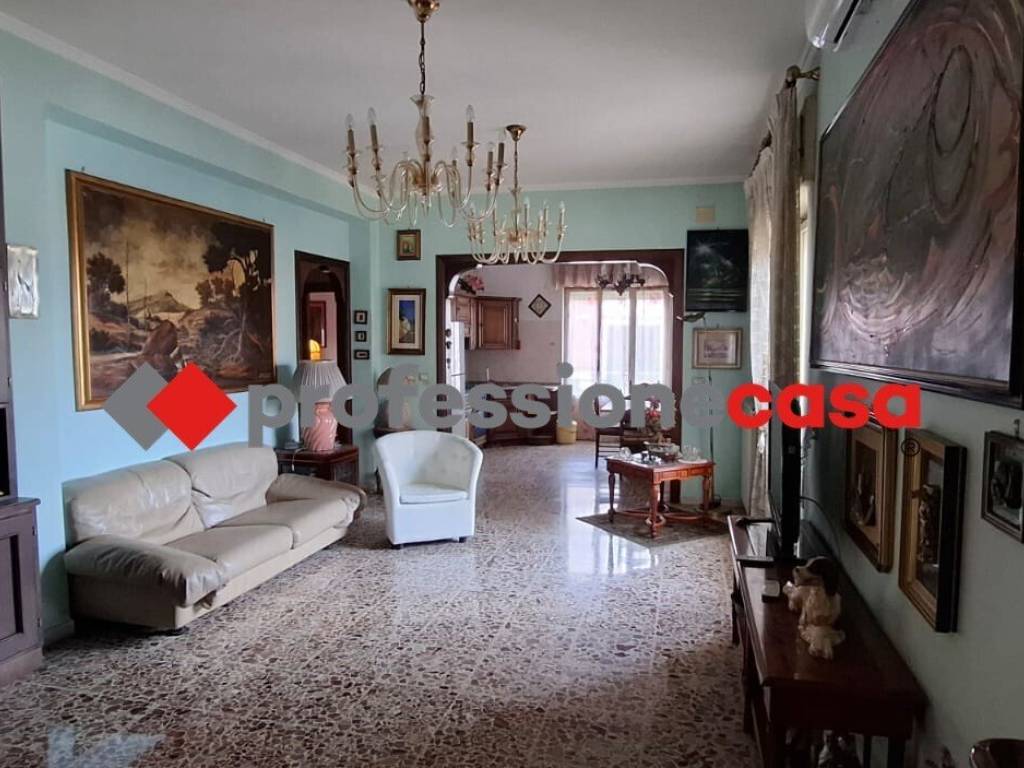appartamento in vendita a Pomezia in zona Torvaianica