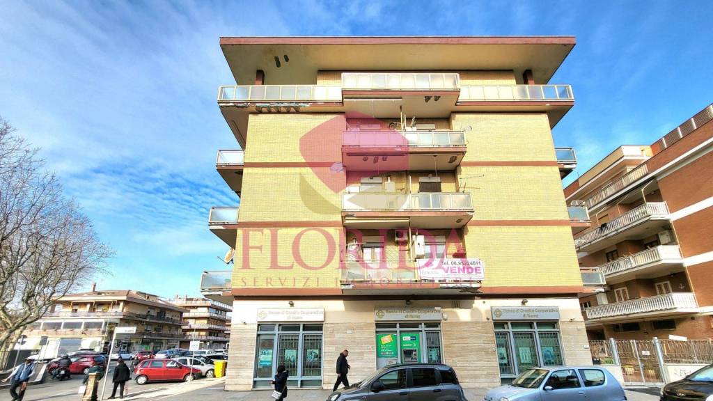 appartamento in vendita a Pomezia in zona Torvaianica