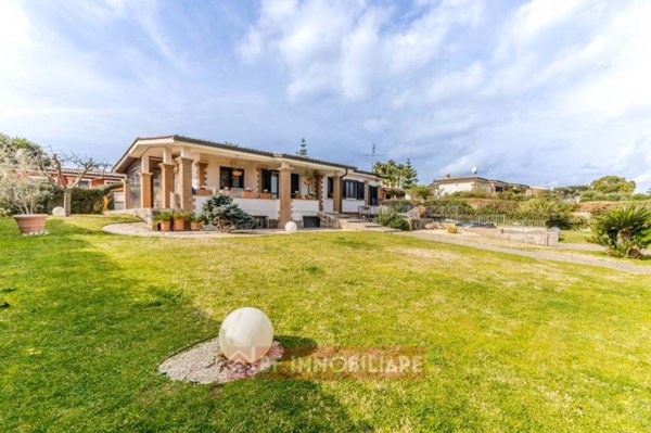 casa indipendente in vendita a Pomezia in zona Colli di Enea