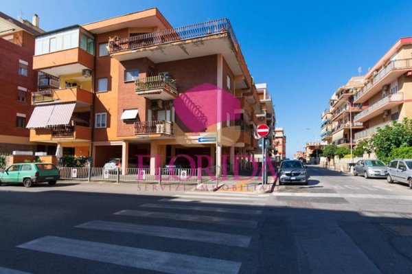 appartamento in vendita a Pomezia in zona Torvaianica