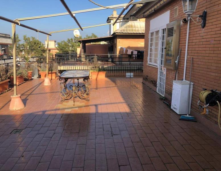 appartamento in vendita a Pomezia in zona Torvaianica