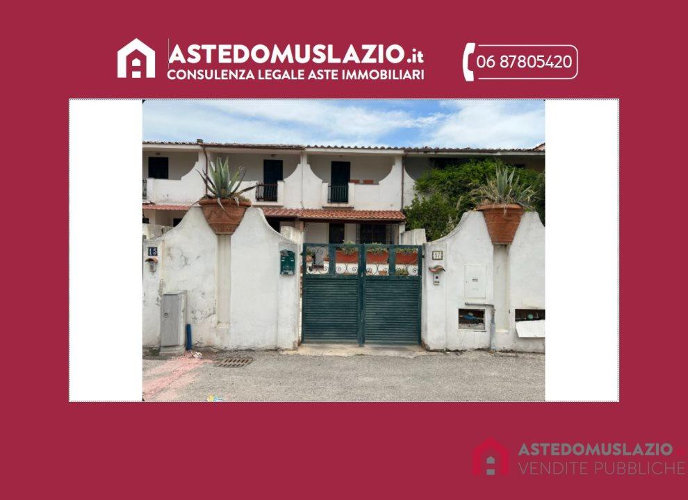 appartamento in vendita a Pomezia in zona Torvaianica