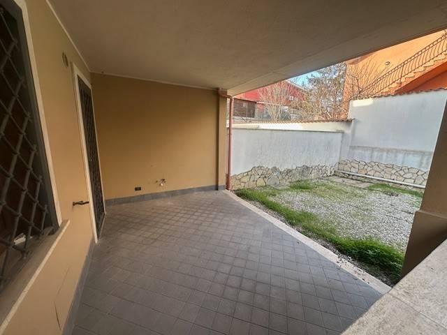 casa indipendente in vendita a Pomezia in zona Campo Jemini