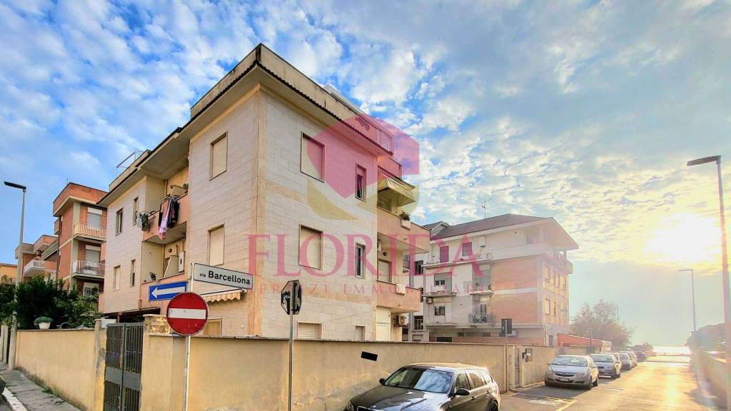 appartamento in vendita a Pomezia in zona Torvaianica