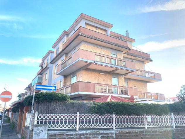 appartamento in vendita a Pomezia in zona Torvaianica