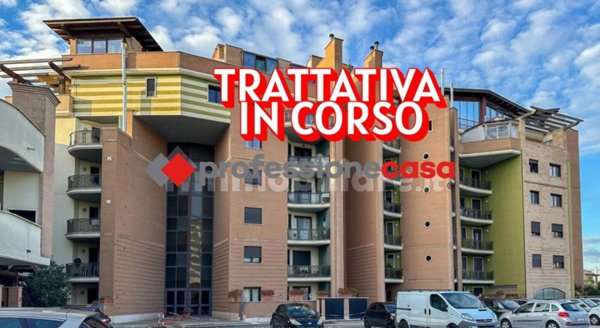 appartamento in vendita a Pomezia in zona Pratica di Mare