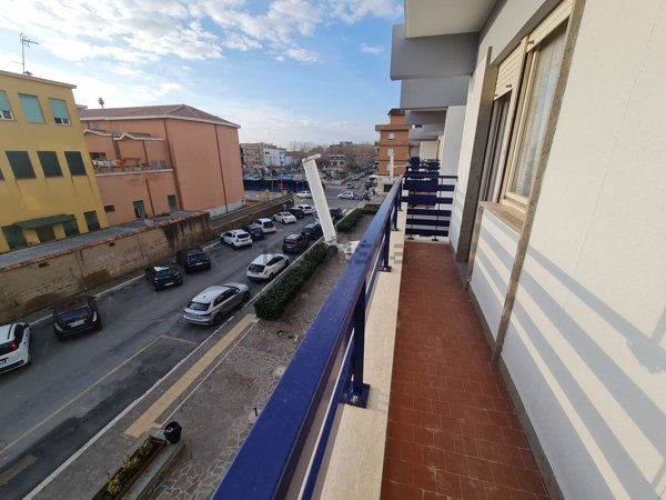appartamento in vendita a Pomezia in zona Torvaianica