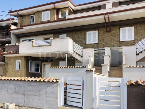 appartamento in vendita a Pomezia in zona Torvaianica Alta