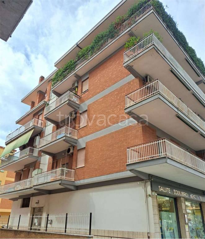 appartamento in vendita a Pomezia