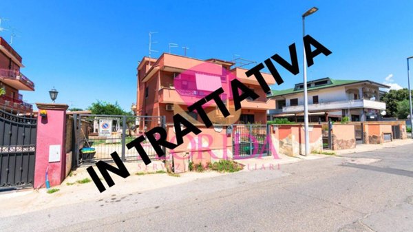 appartamento in vendita a Pomezia in zona Pratica di Mare