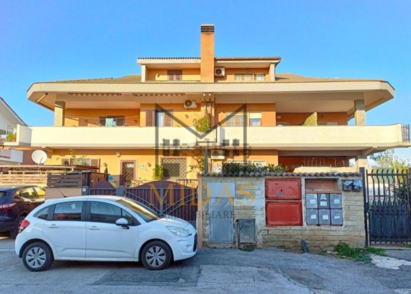 appartamento in vendita a Pomezia in zona Torvaianica