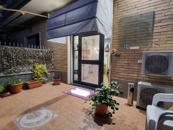 negozio in vendita a Pomezia