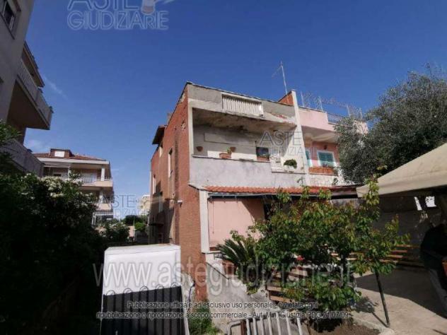 casa indipendente in vendita a Pomezia in zona Torvaianica
